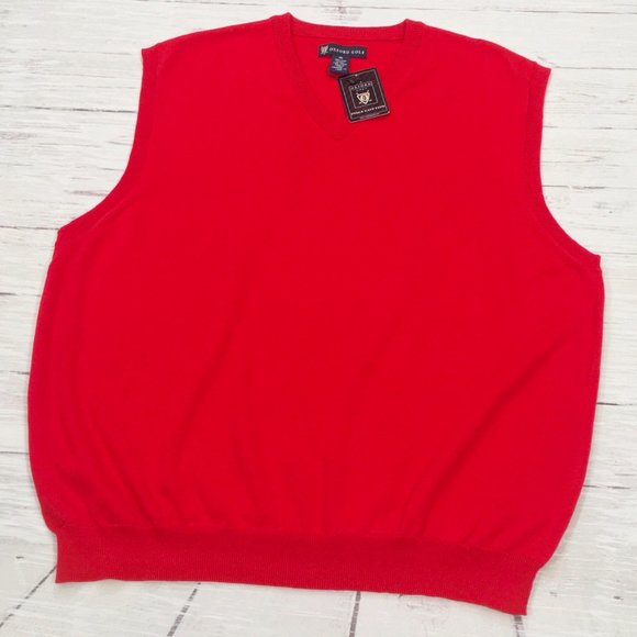 Oxford Golf • Pima Cotton V-neck Vest Sweater - Picture 3 of 11
